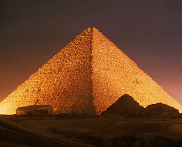 Great Pyramid of Giza (1)